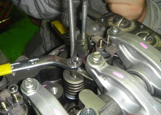 高壓共軌柴油發動機維修