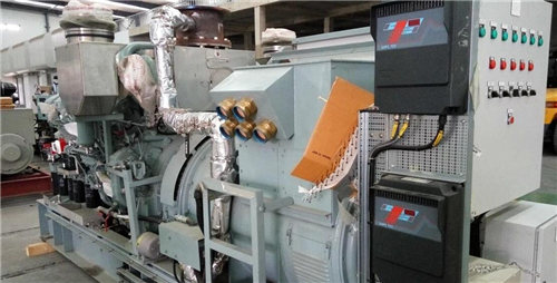 三菱S6R柴油發(fā)動(dòng)機(jī)氣閥門轉(zhuǎn)動(dòng)端蓋上面的間隙