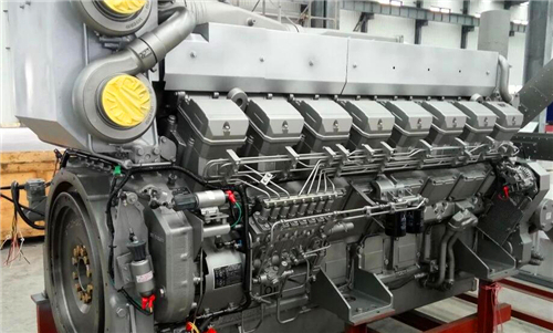 三菱R16柴油發動機氣缸頭、進排氣閥門機構的解體、檢修