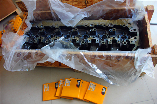 珀金斯柴油機配件批發(fā)111011120汽缸蓋總成