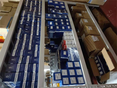 裝載機鉑金斯發動機1104 1106配件