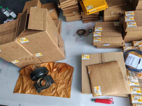 卡特彼勒攤鋪機(jī)配件全解析:道路施工的得力助手！